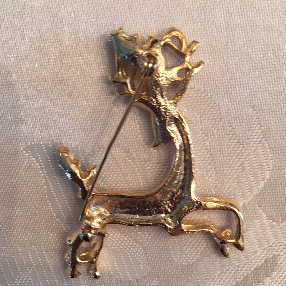 Vintage reindeer Christmas pin - Picture 4 of 4